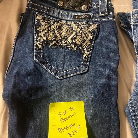 Jeans - Picture 1 of 8